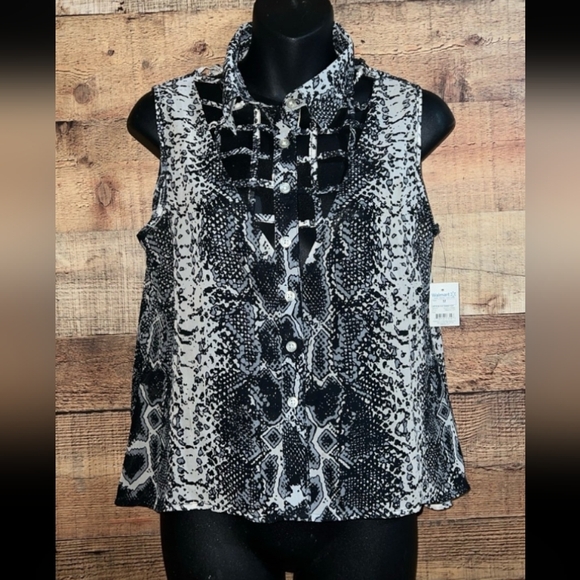 Derek Heart Snakeskin Print Cut Out Sleeveless Blouse - Picture 1 of 3